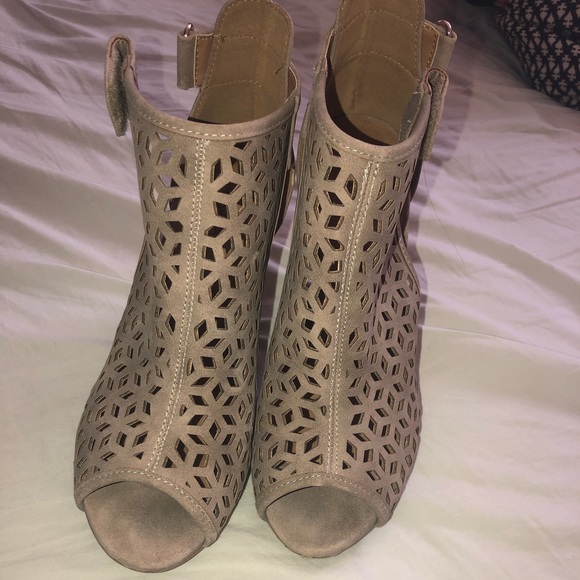 Open toed wedge booties - Picture 2 of 2